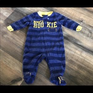 0-3mo close toed footy pj’s